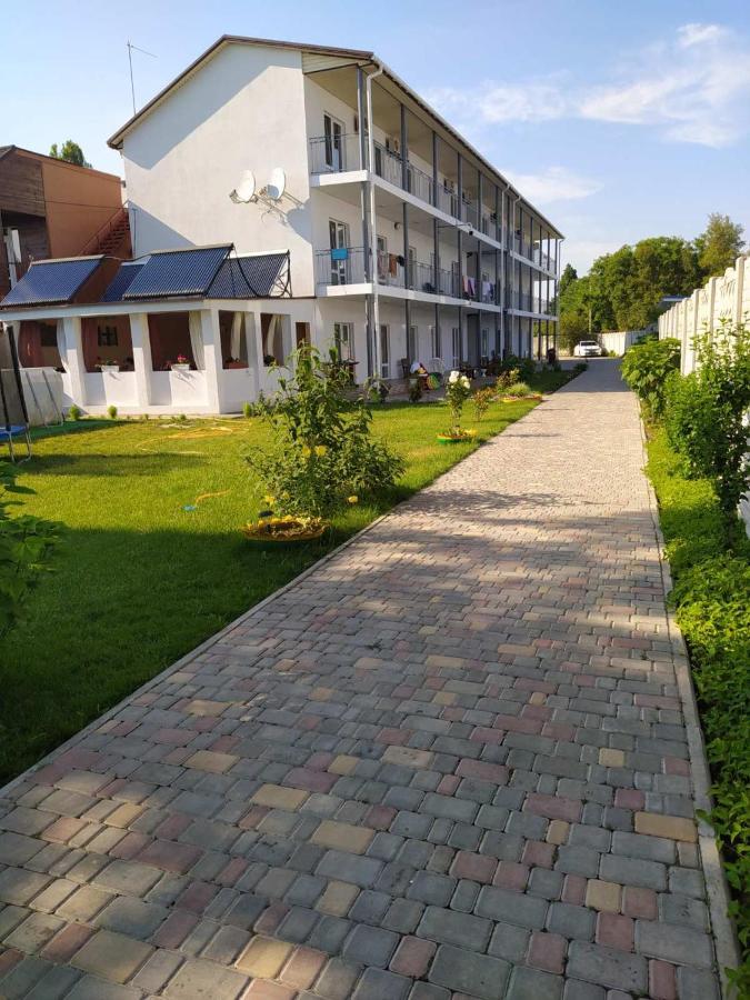 Balcony Hotel Zaliznyy Port Ngoại thất bức ảnh