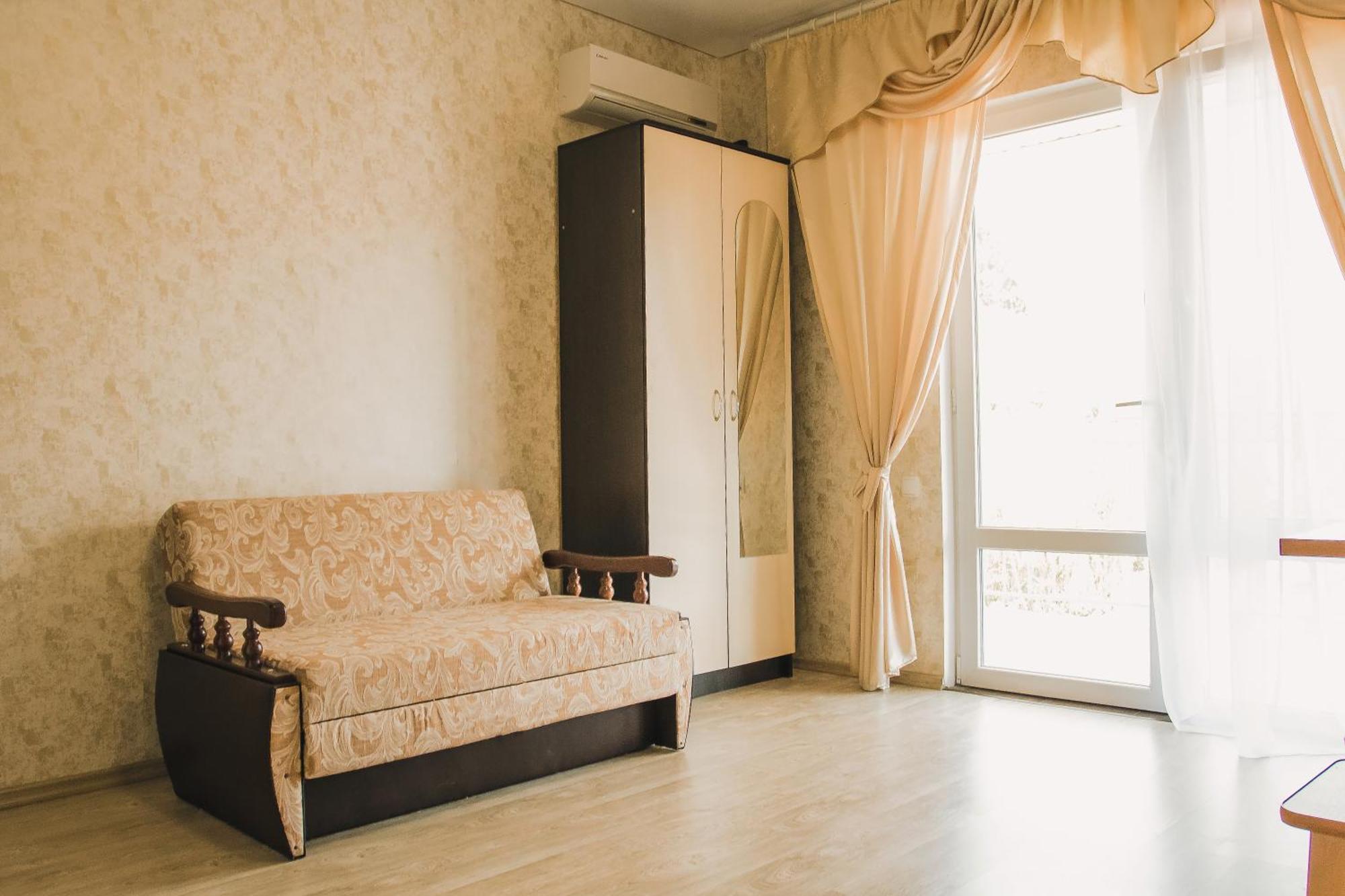 Balcony Hotel Zaliznyy Port Phòng bức ảnh