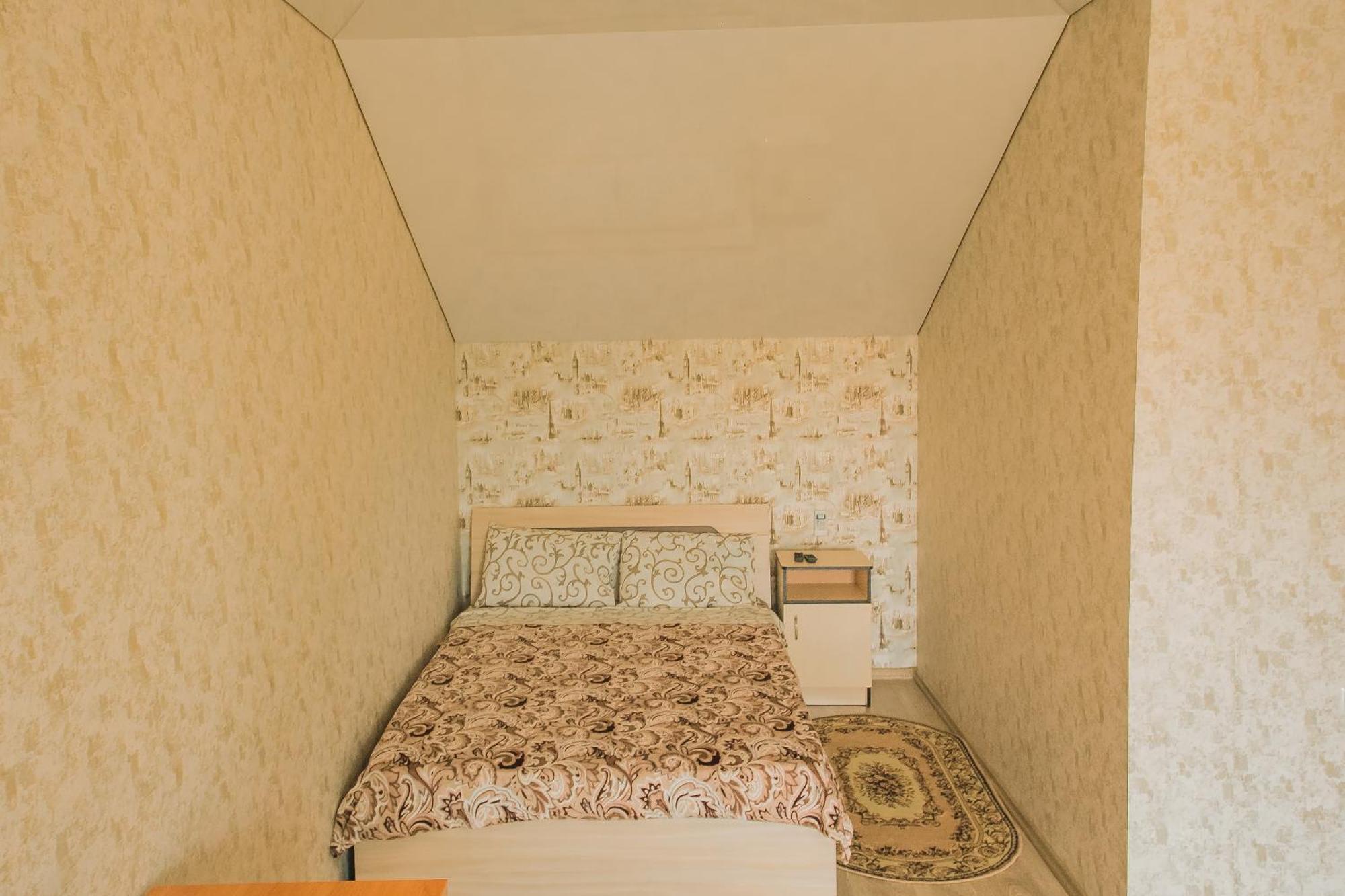 Balcony Hotel Zaliznyy Port Phòng bức ảnh