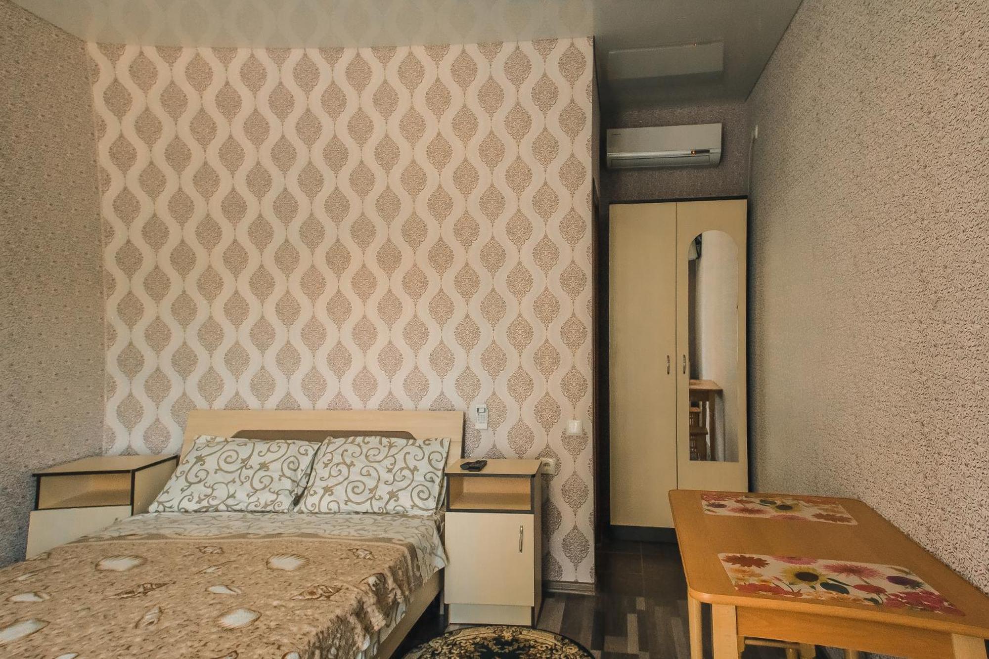 Balcony Hotel Zaliznyy Port Phòng bức ảnh