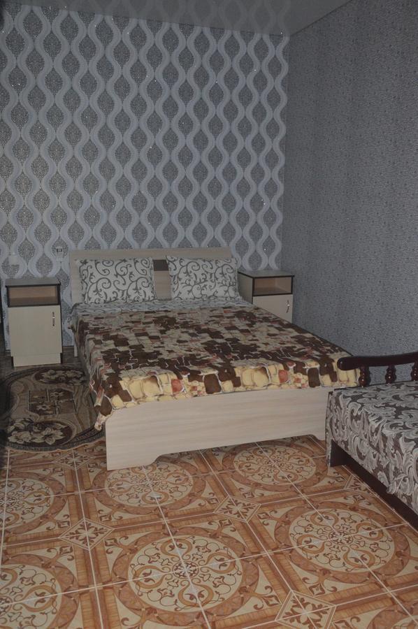 Balcony Hotel Zaliznyy Port Ngoại thất bức ảnh