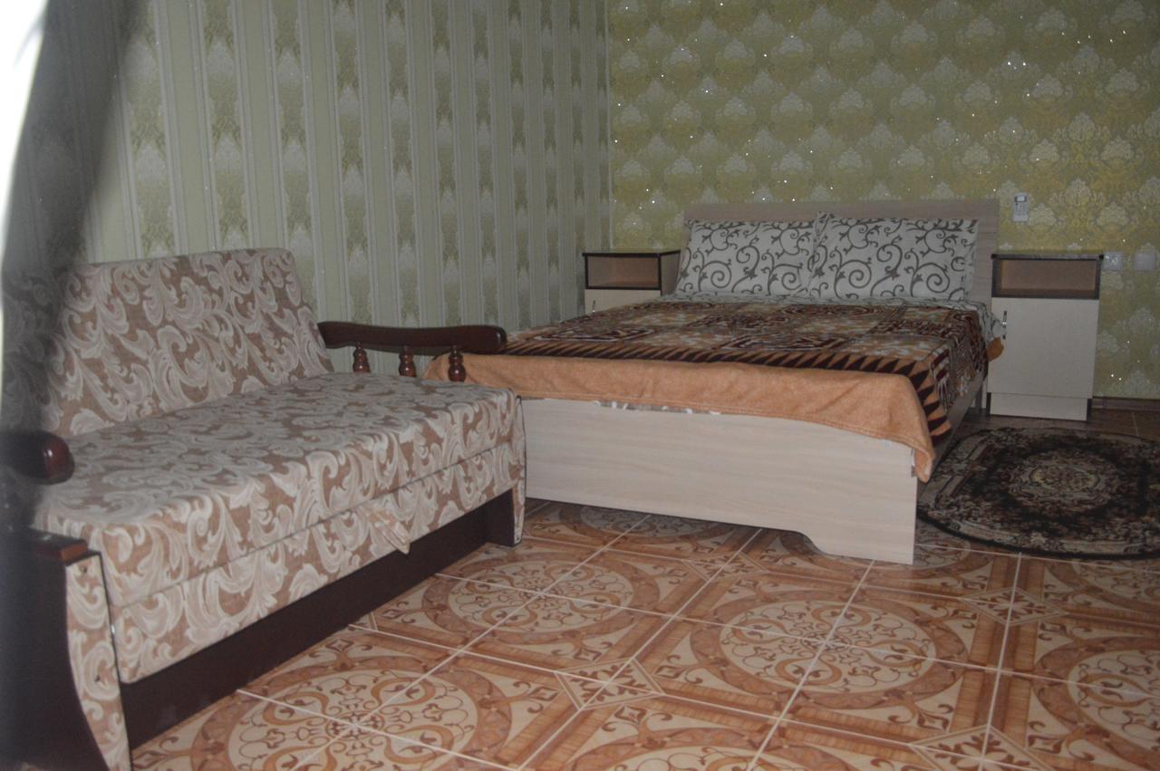 Balcony Hotel Zaliznyy Port Ngoại thất bức ảnh