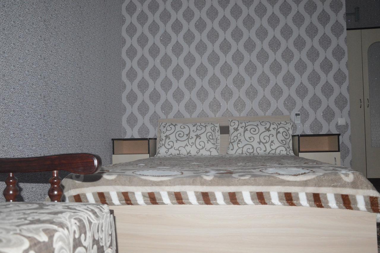 Balcony Hotel Zaliznyy Port Ngoại thất bức ảnh