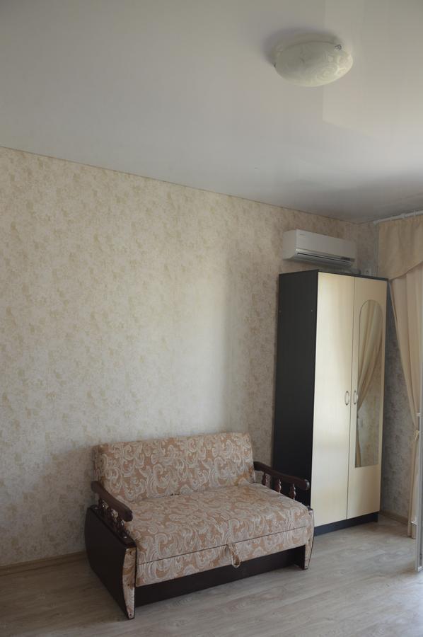 Balcony Hotel Zaliznyy Port Ngoại thất bức ảnh