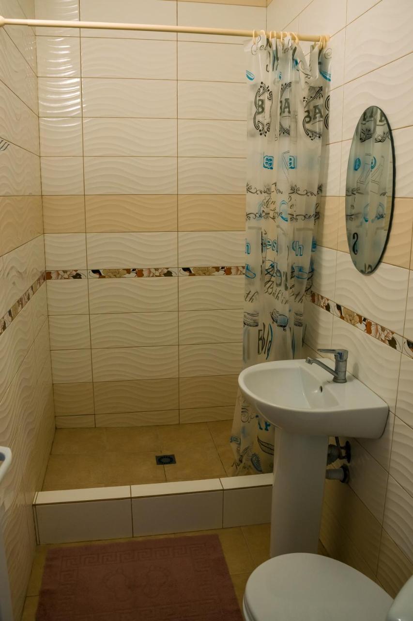 Balcony Hotel Zaliznyy Port Ngoại thất bức ảnh